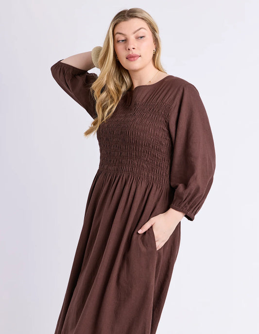 Elm Nora Shirred Dress - Chocolate | Women's Linen Blend Midi Dress