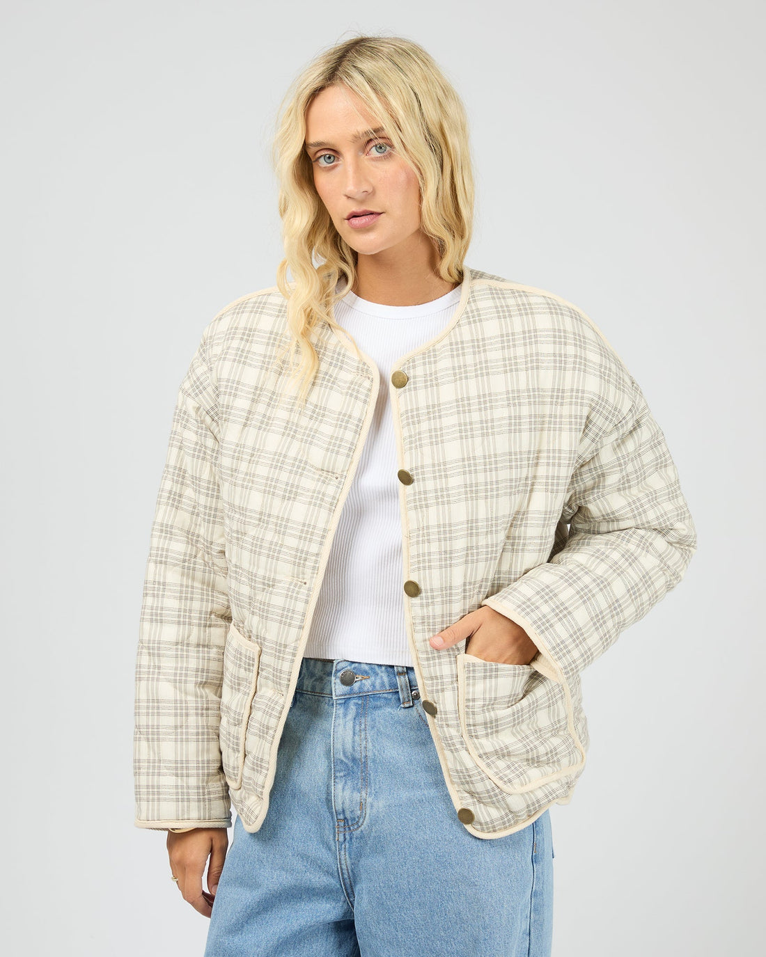 Your Autumn Jacket Guide: Lightweight Layers, Quilted Comfort & On‑Trend Styles