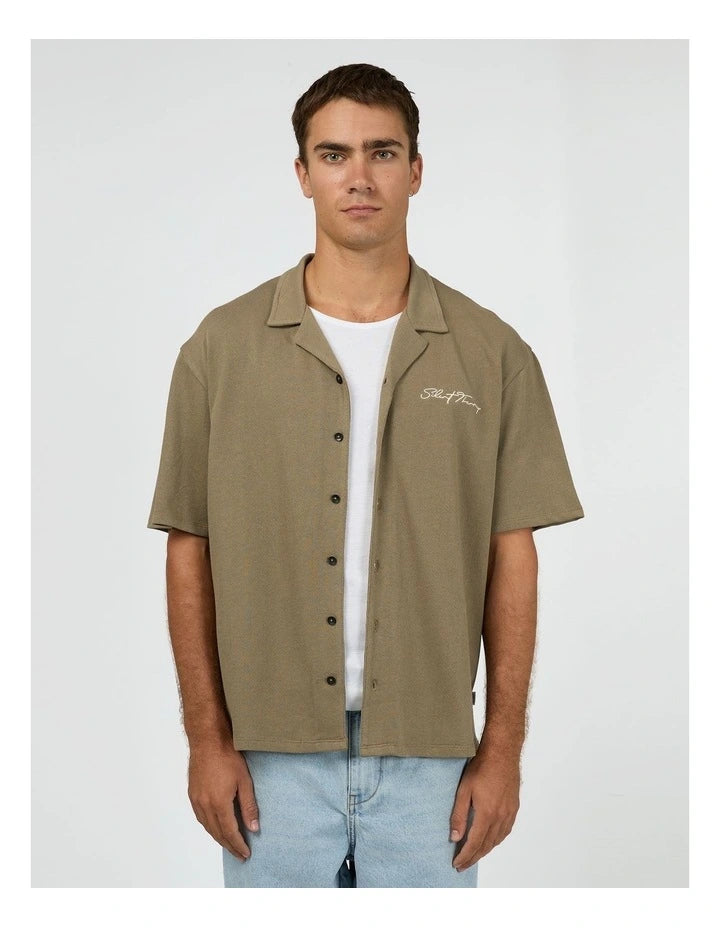Silent Theory Rays Short Sleeve Shirt - Olive | Men's Relaxed Button‑Up Cotton Shirt