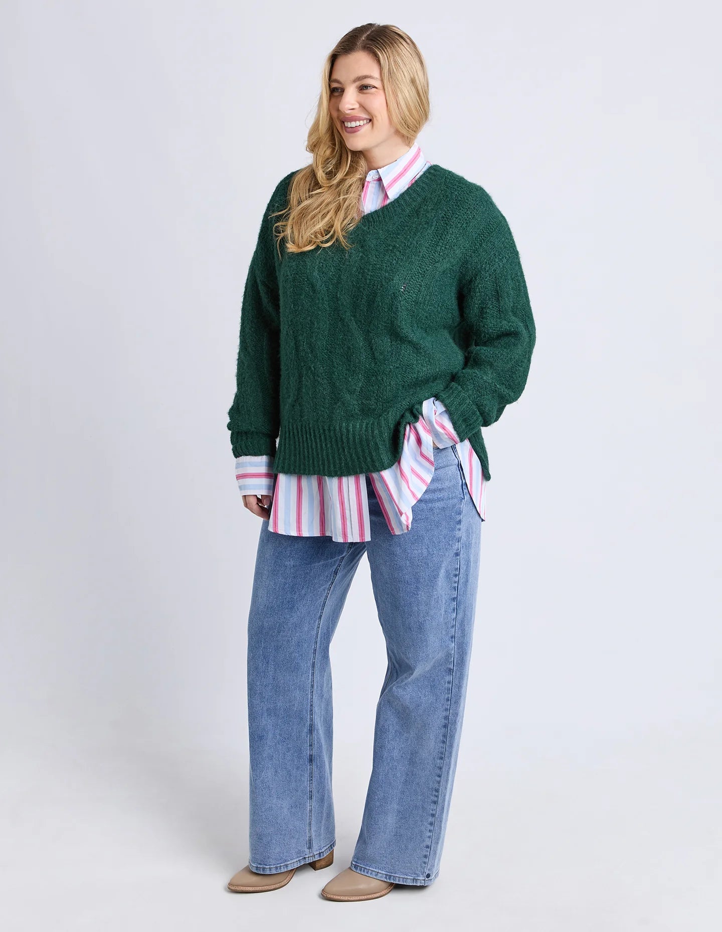Dark green relaxed fit cable knit – lifestyle look