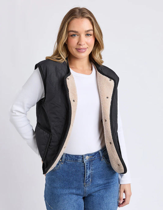 Foxwood Alberta Vest in Black — lightweight quilted vest with sherpa lining and snap‑front closure.