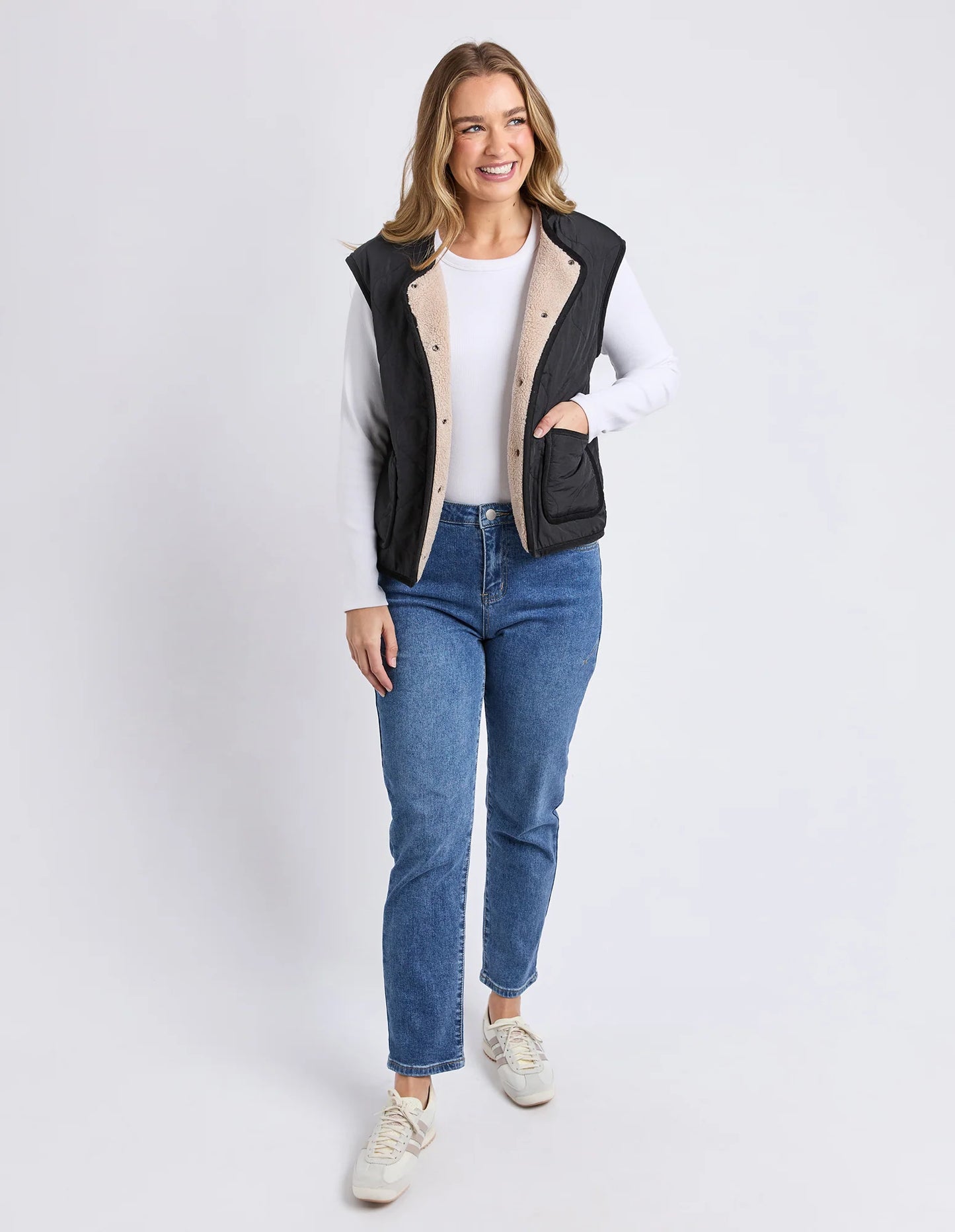 Foxwood Alberta Vest - Black | Women’s Quilted Sherpa Vest