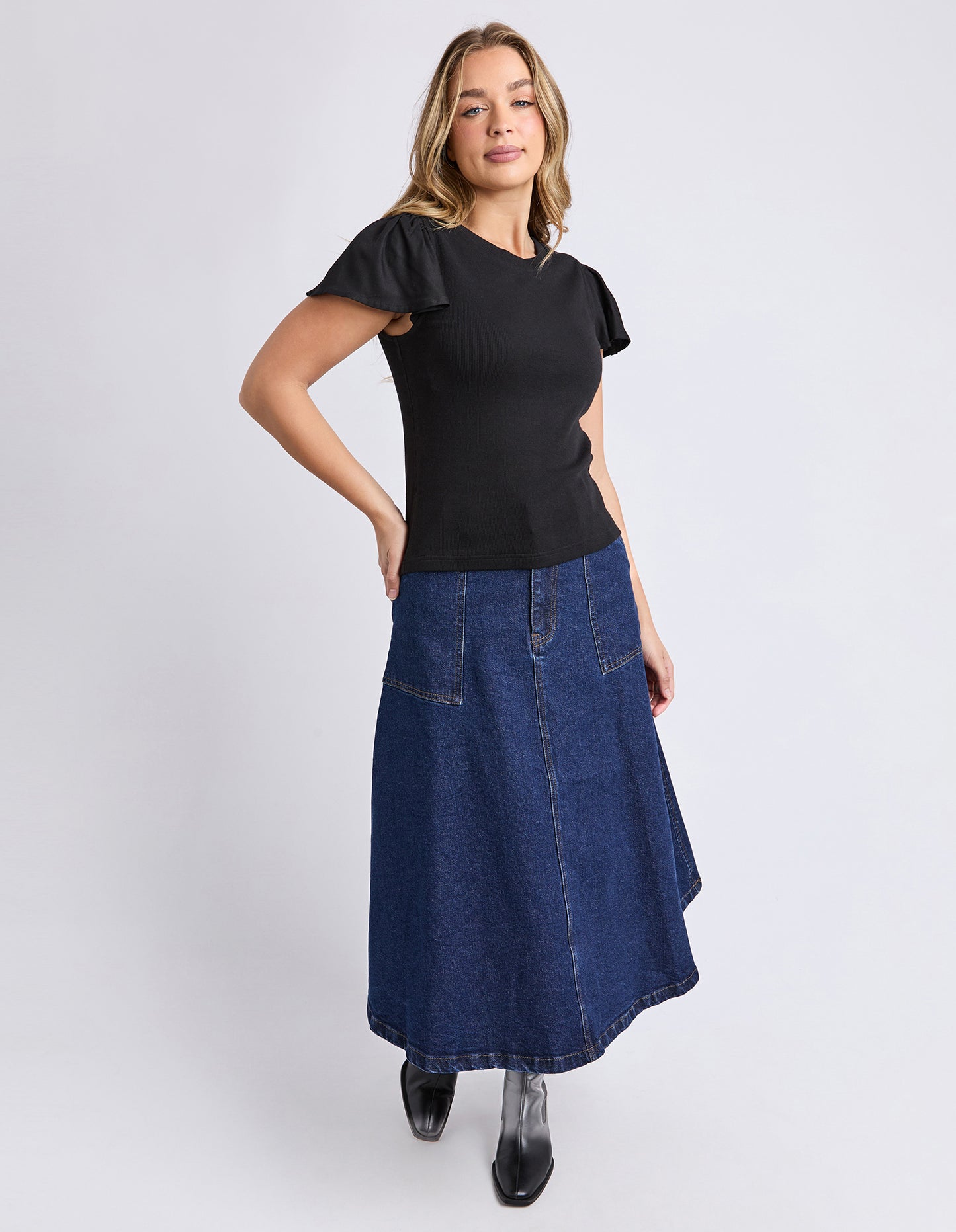 Foxwood Elle Rib Tee - Black | Ribbed Cotton Tee with Woven Sleeves