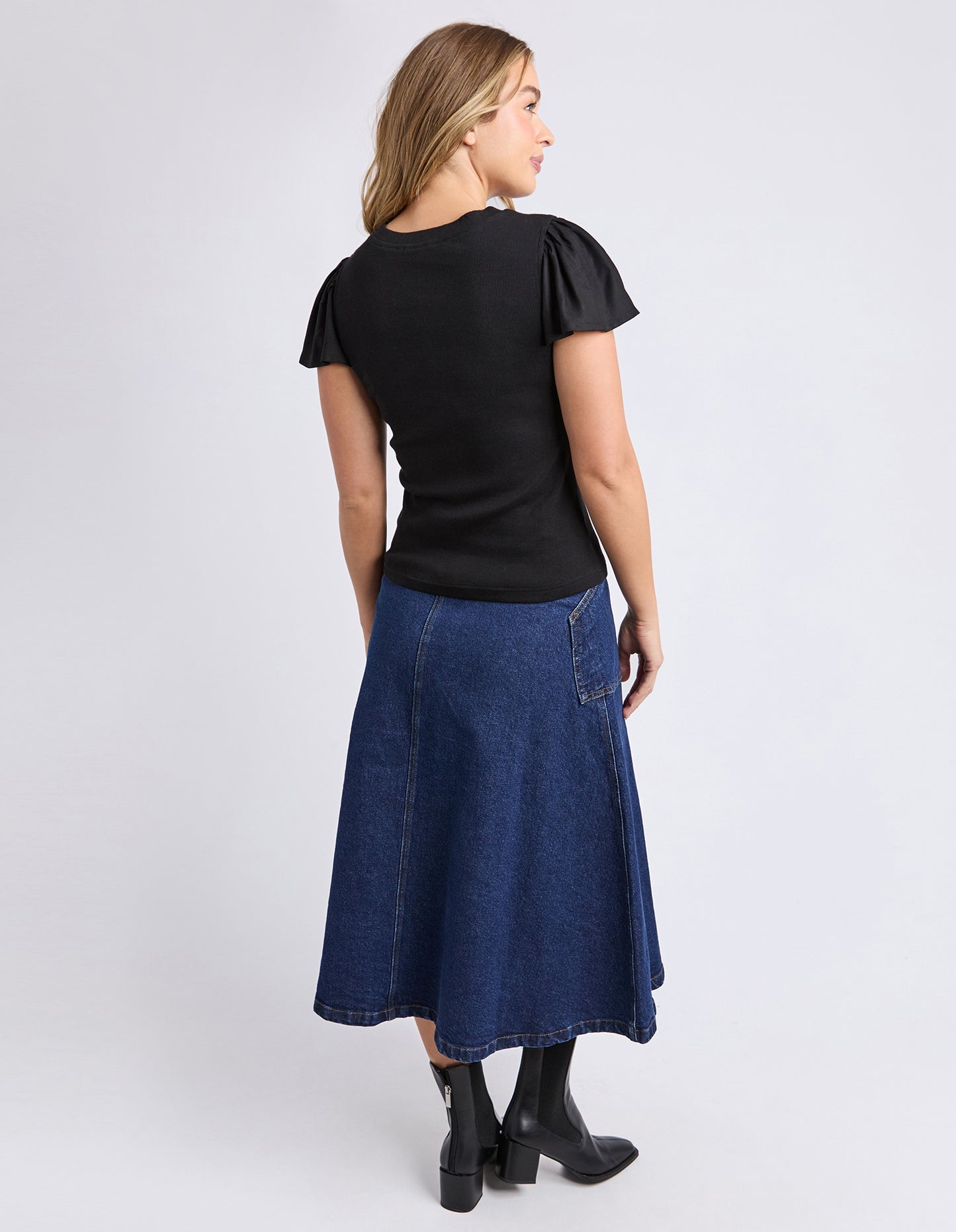 Foxwood Elle Rib Tee - Black | Ribbed Cotton Tee with Woven Sleeves