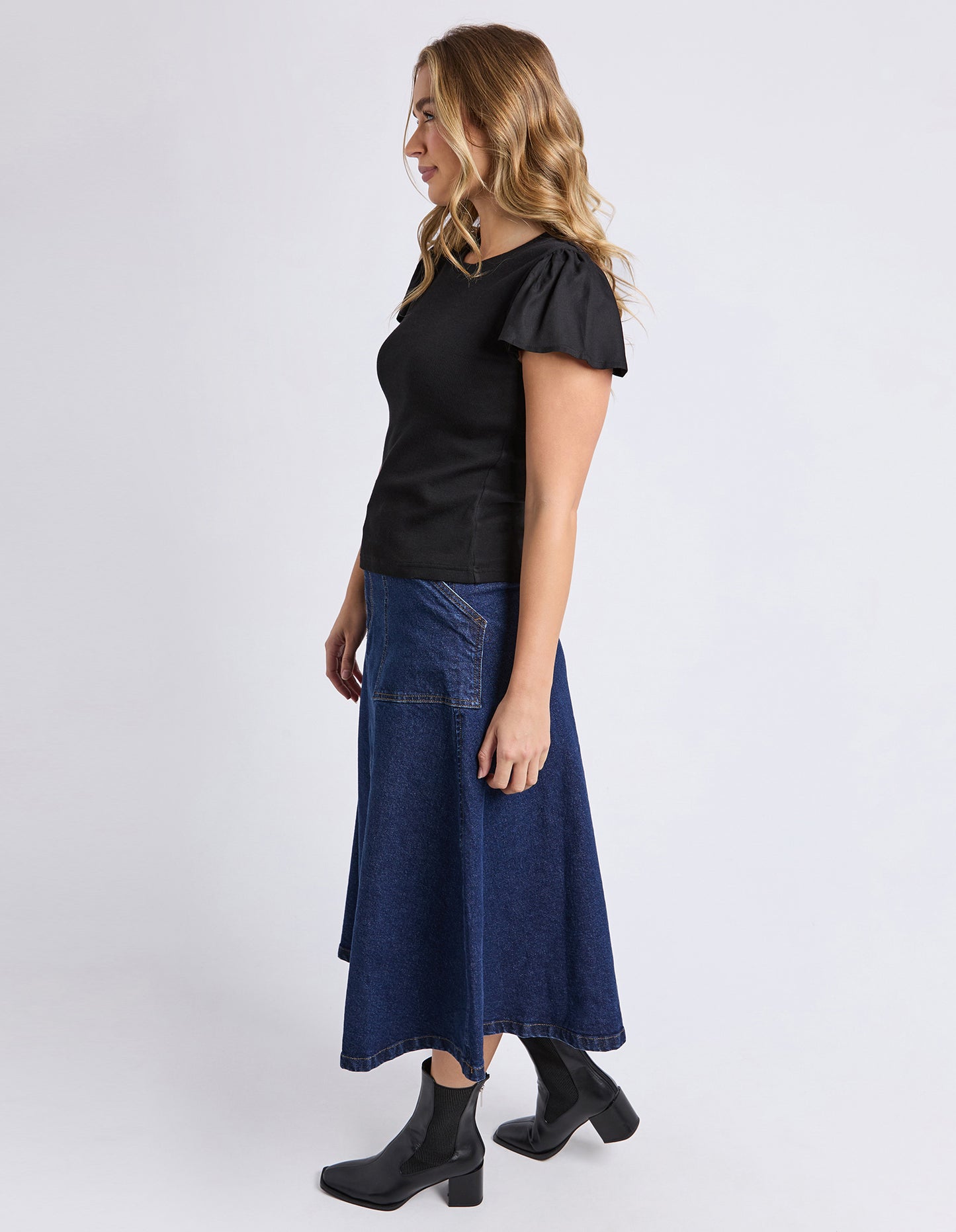 Foxwood Elle Rib Tee - Black | Ribbed Cotton Tee with Woven Sleeves