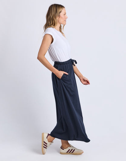 Foxwood Evolve Skirt - Navy | Women’s Lightweight Pull‑On Midi Skirt