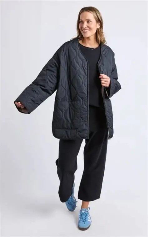 Elm Dusty Jacket in Black – front view